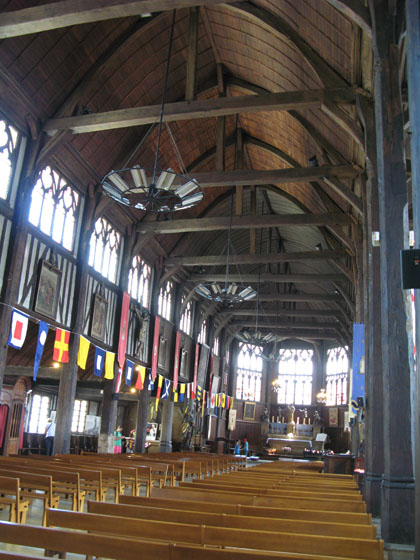 The upside
down ship's hull structure of the nave