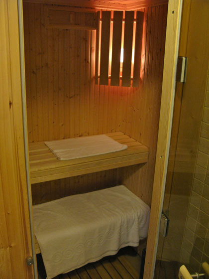 Also a sauna next to the shower